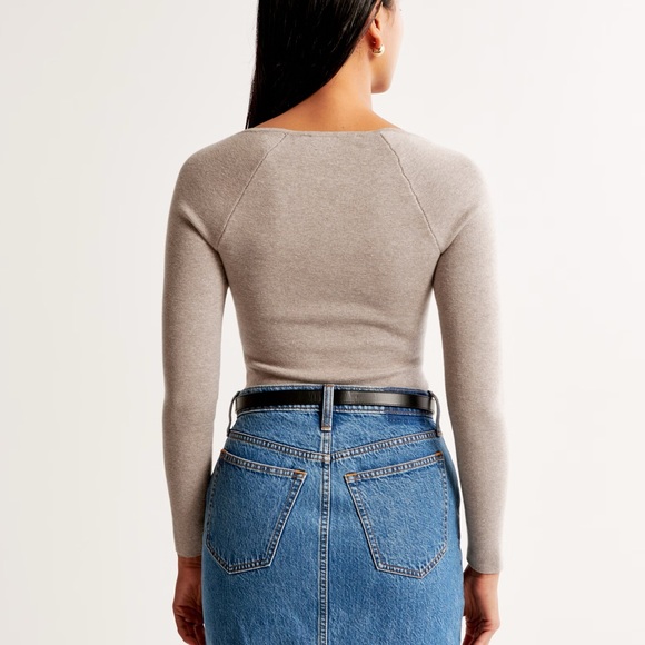 ABERCROMBIE Long sleeved sweetheart sweater bodysuit small light brown NWOT - Picture 5 of 8
